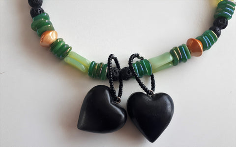 Bijzondere handgemaakte ketting met houten hangers