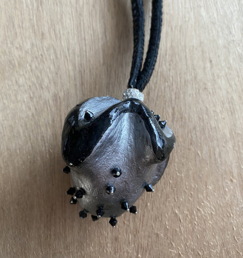 Opvallende ketting bijzondere handgemaakte hanger
