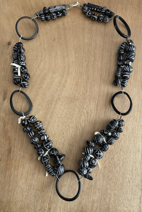 Boho ketting met Afrikaanse aardewerken kralen