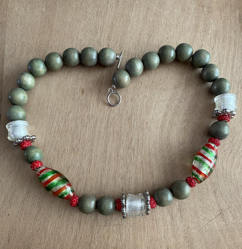 Zomerse ketting met houten en grote Italian Style kralen
