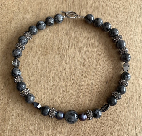 Ketting in zilver en grijs