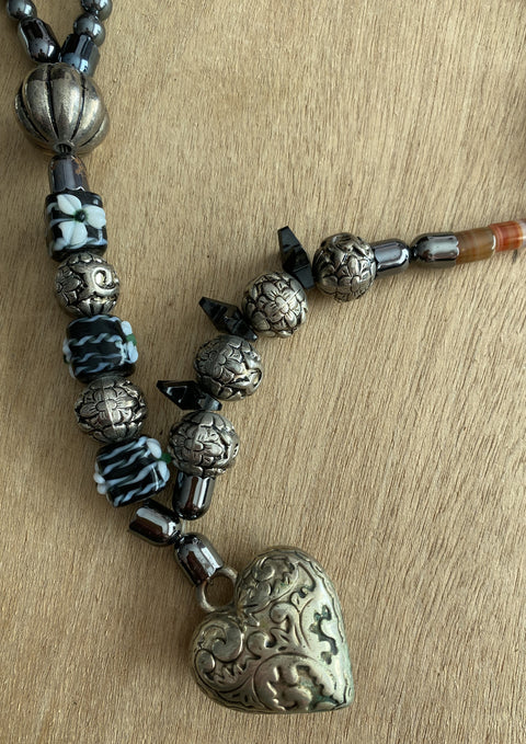Lange ketting met diverse edelstenen