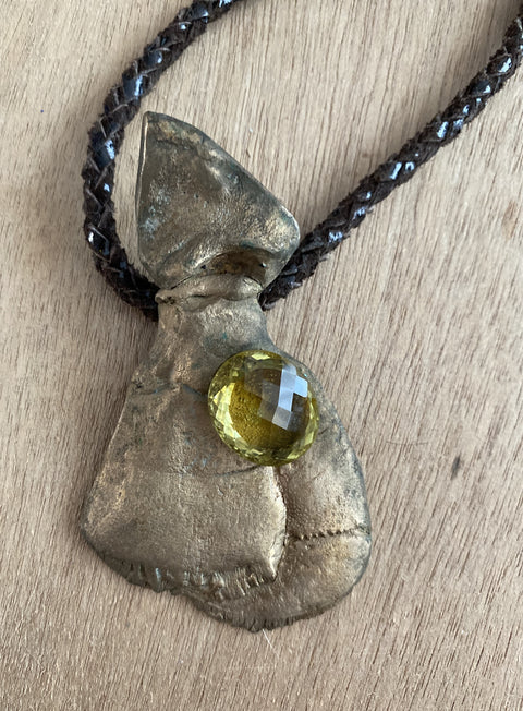 Ketting met handgemaakte koperen hanger met grote citrien