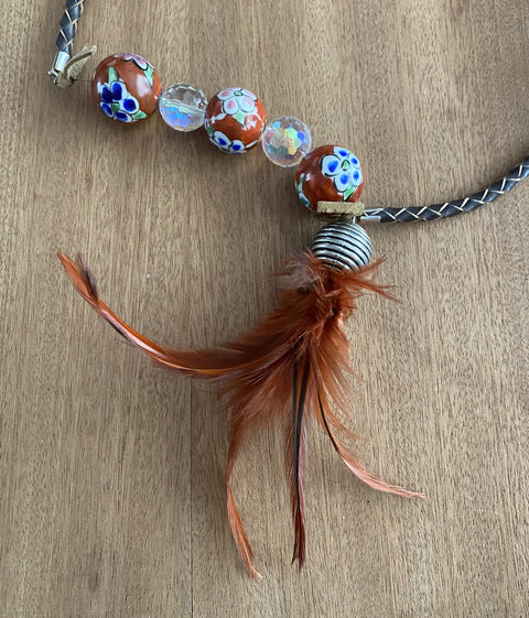 Een boho hippie ketting met diverse aparte kralen