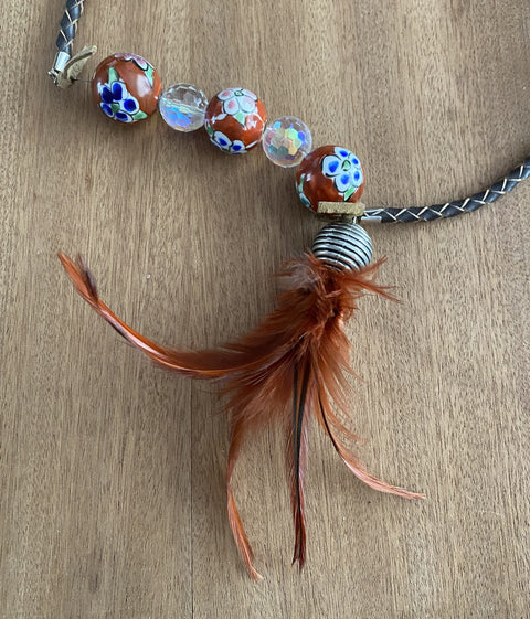 Een boho hippie ketting met diverse aparte kralen