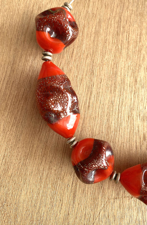 Ketting met unieke Murano glas en metalen kralen