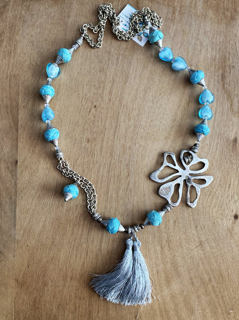 Lange ketting in zilver en blauw