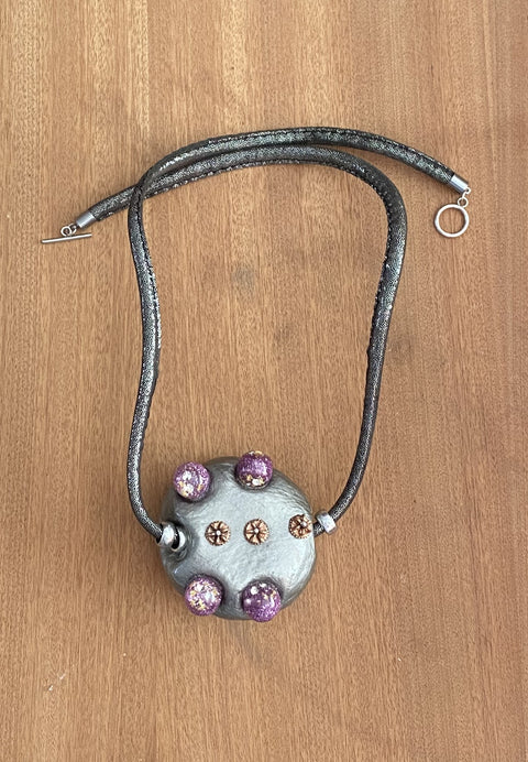 Ketting met opvallende unieke handgemaakt hanger van oasis
