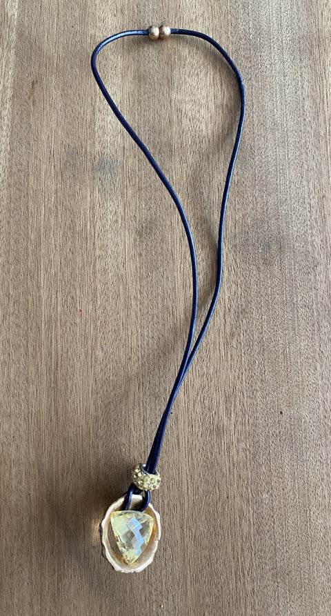 Ketting met handgemaakte koperen zetting met grote citrien